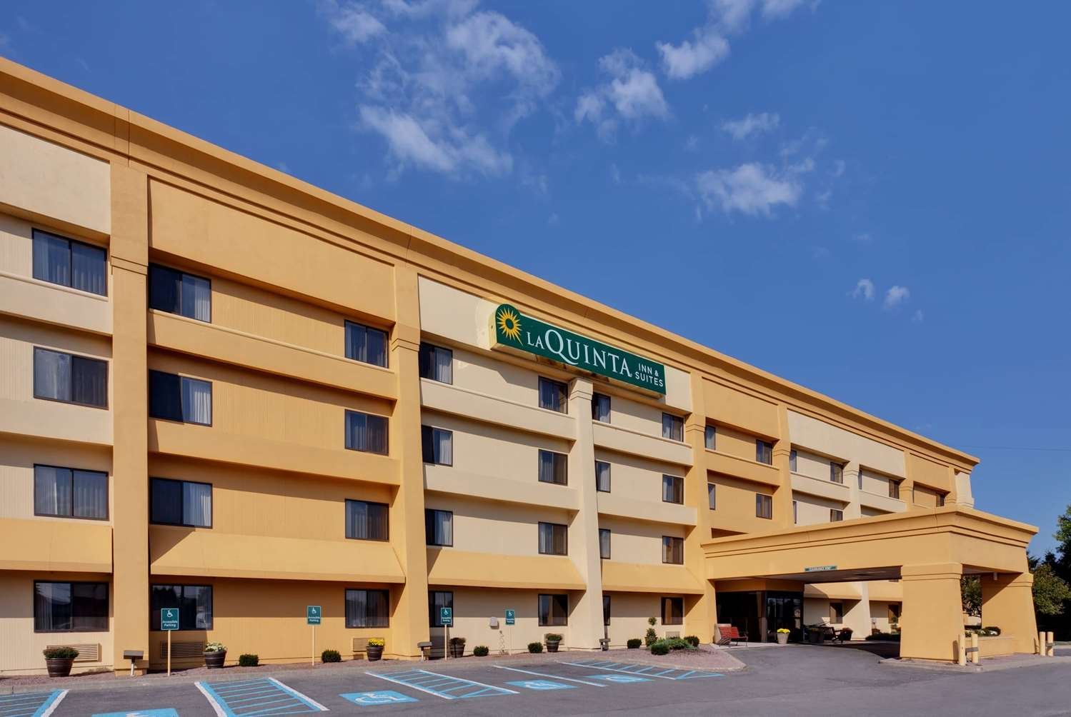 La Quinta Inn & Suites by Wyndham Plattsburgh-官方