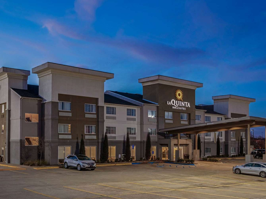 La Quinta Inn & Suites By Wyndham Fayetteville主图