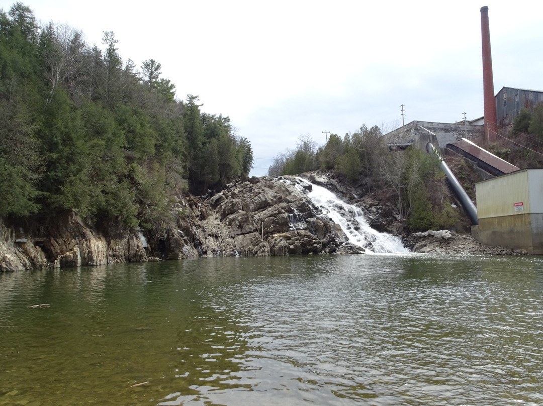 Pittsford旅游景点-Sutherland Falls