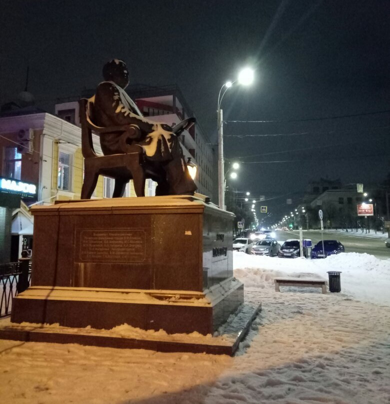 Garelin Statue景点图片