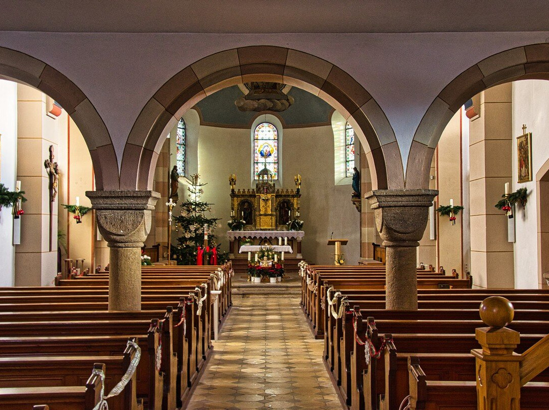 Pfarrkirche Mariä Namen-Roding必去景点