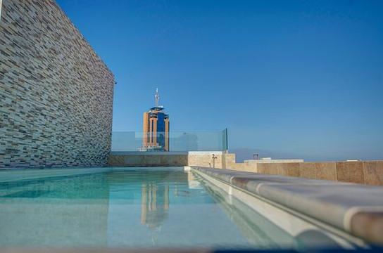 阿尔乐格酒店主图