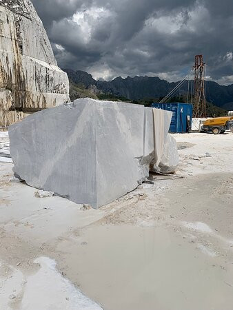 Marble Caves of Carrara景点图片