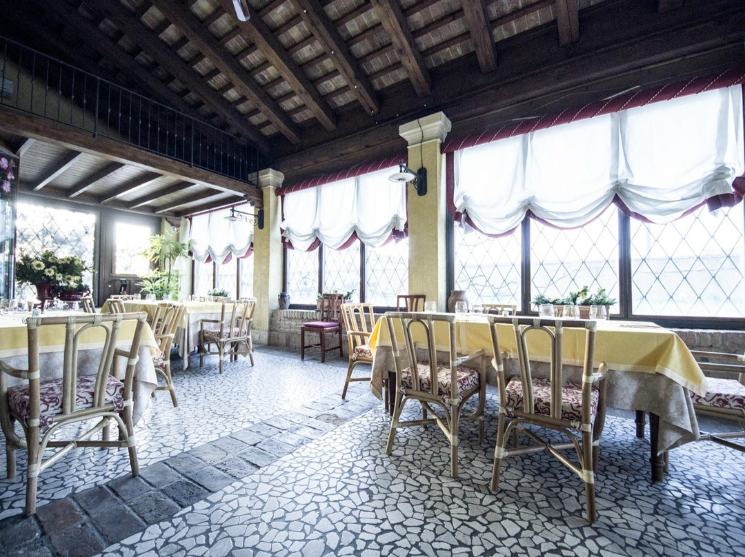 Candiana餐馆和美食-al Portico