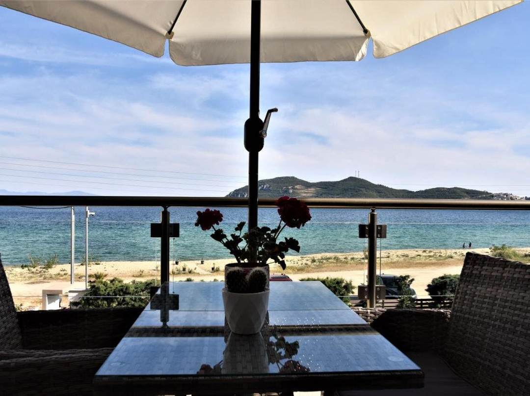 Steleni Seaside Apartments主图