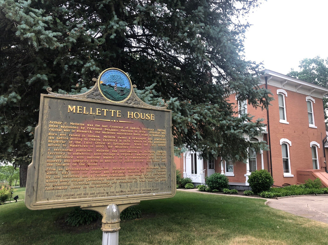 Mellette House