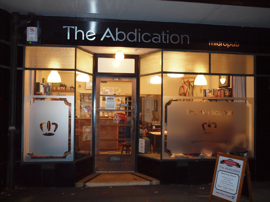 Arnold旅游景点-The Abdication Micropub