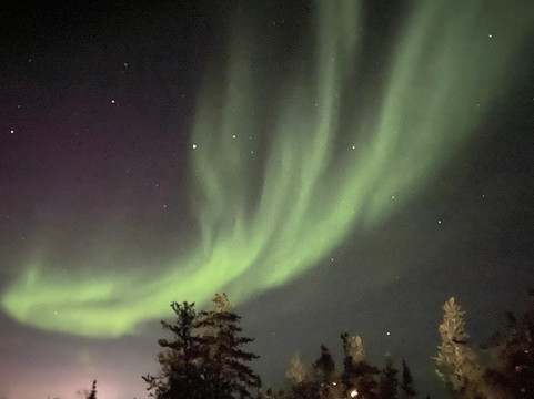 North of 60 Aurora Adventures-黄刀镇必去景点