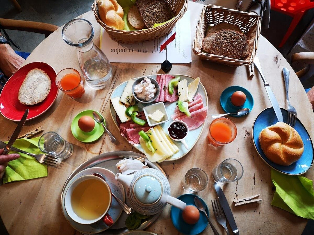 哈尔堤侯餐馆和美食-Cafe im Erzspeicher