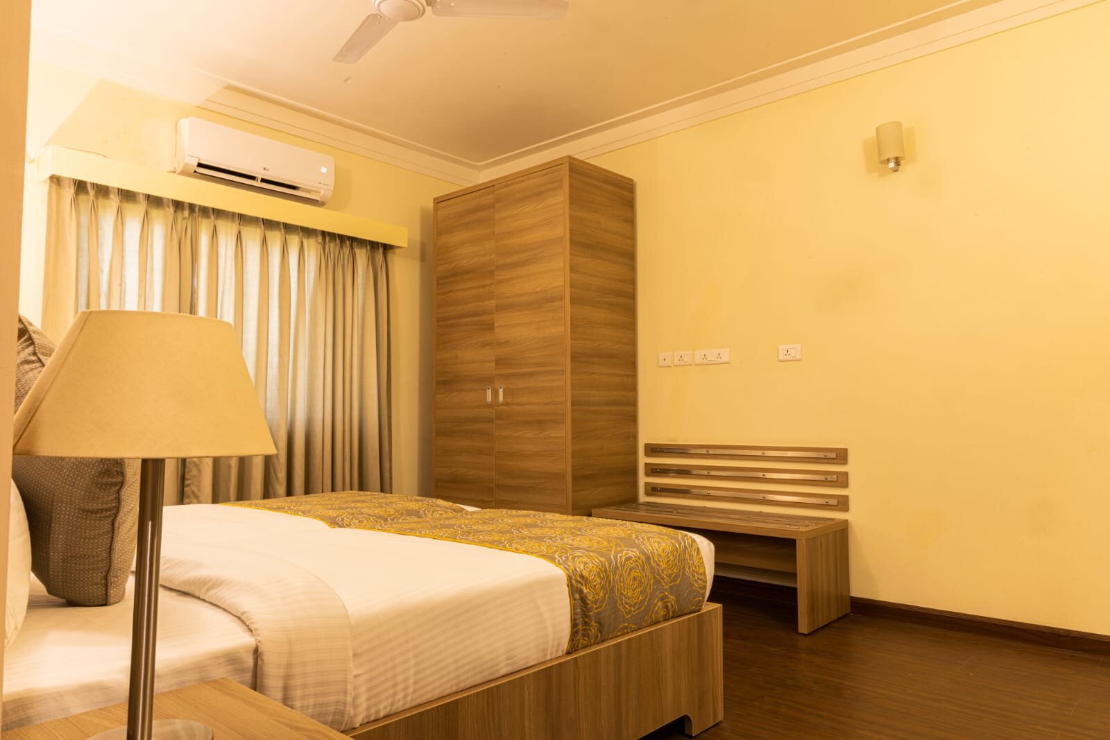 Starlit Suites Tirupati-客卧