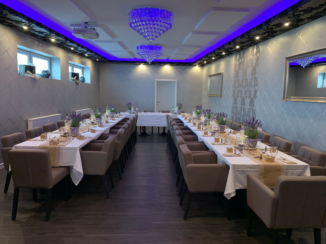 Diadem Lounge