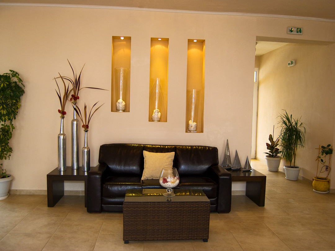 Athanasios Village Hotel主图