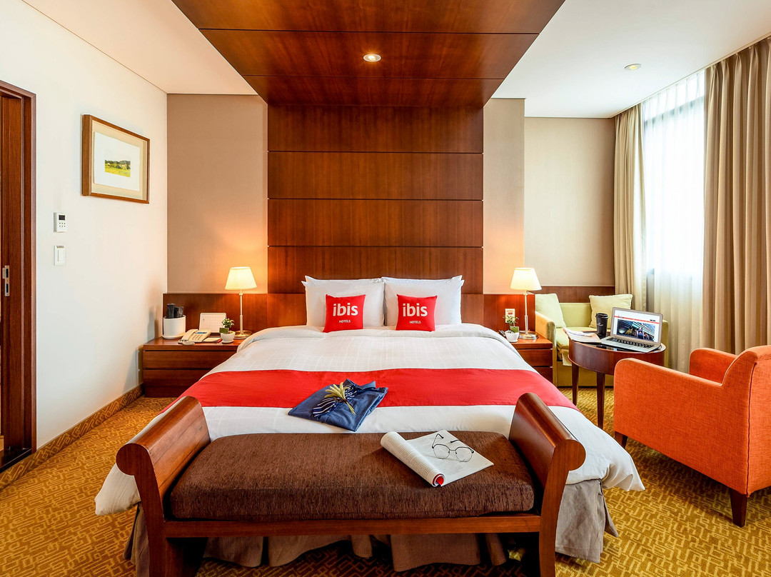 宜必思水原大使酒店主图