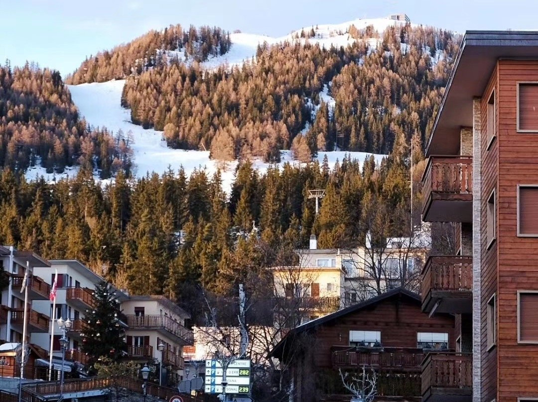 Crans-Montana Ski Resort景点图片