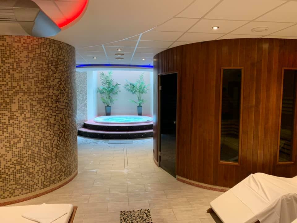 阿万蒂酒店主图