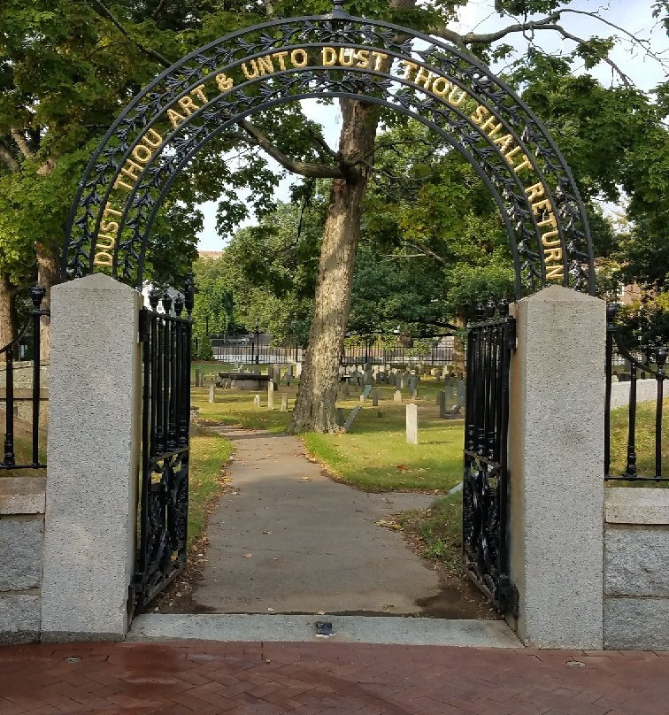 Hancock Cemetery-昆西必去景点