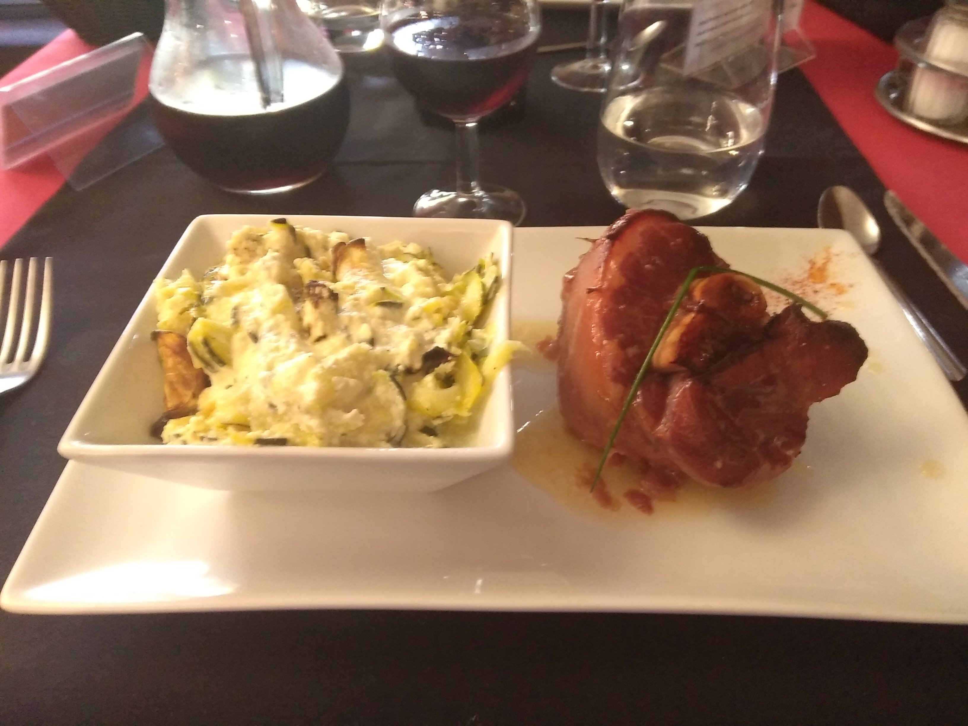 Une Parenthese en Aubrac-餐饮