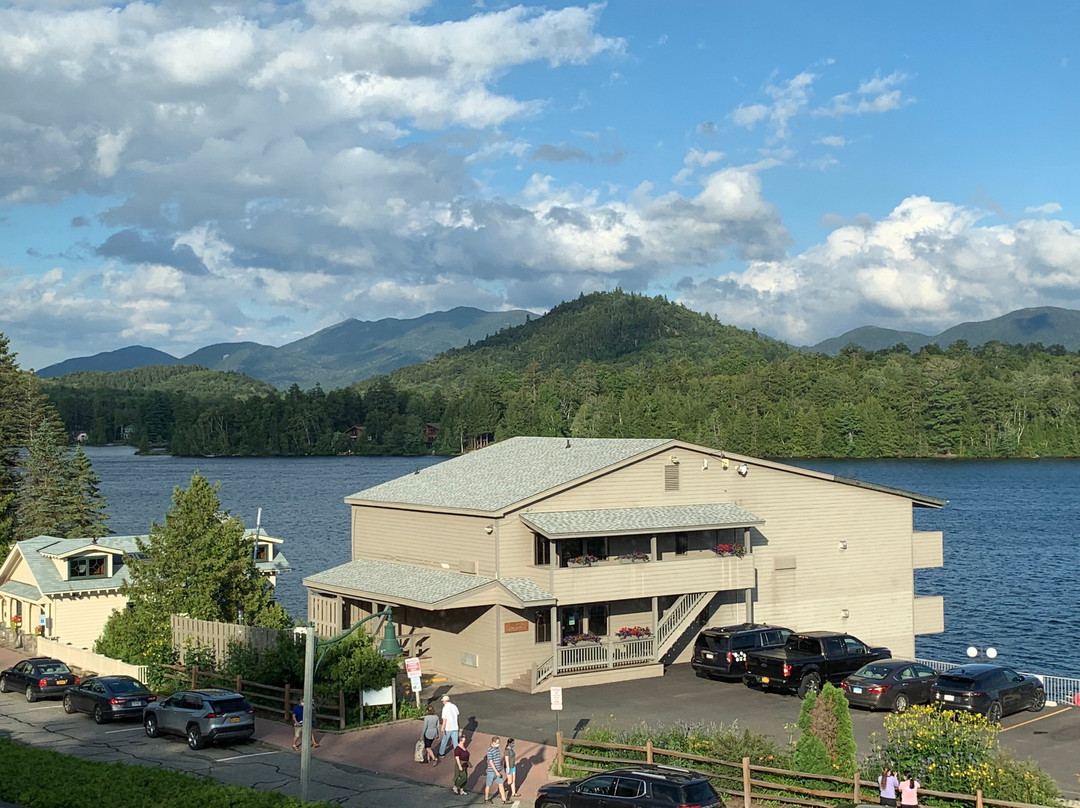 湖畔之家酒店主图