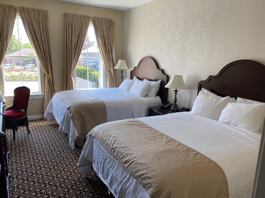 The Mount Vernon Grand Hotel主图