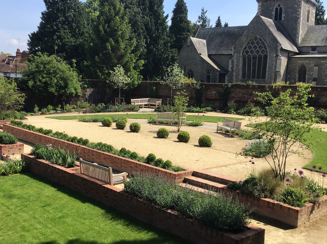 Crinkle Crankle Garden and Boules Court Wheathampstead景点图片