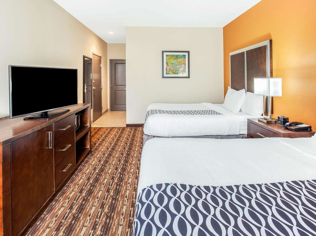 La Quinta Inn & Suites by Wyndham Gonzales TX主图