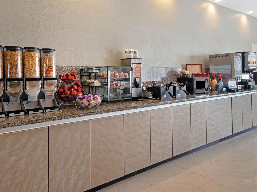 La Quinta Inn & Suites by Wyndham Brownsville North主图