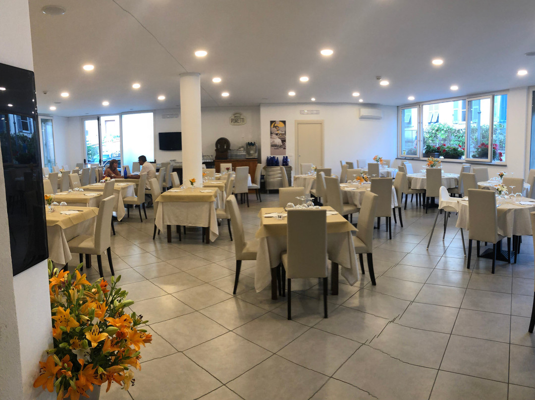伊登酒店主图