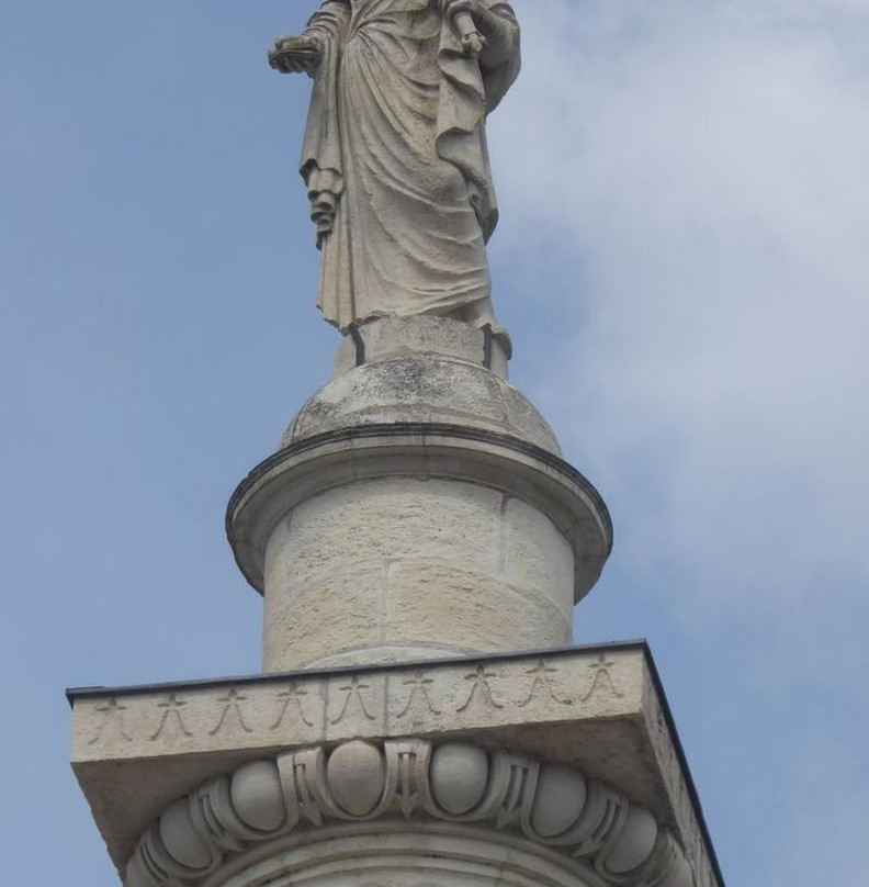 Statue of Louis XVI of France景点图片