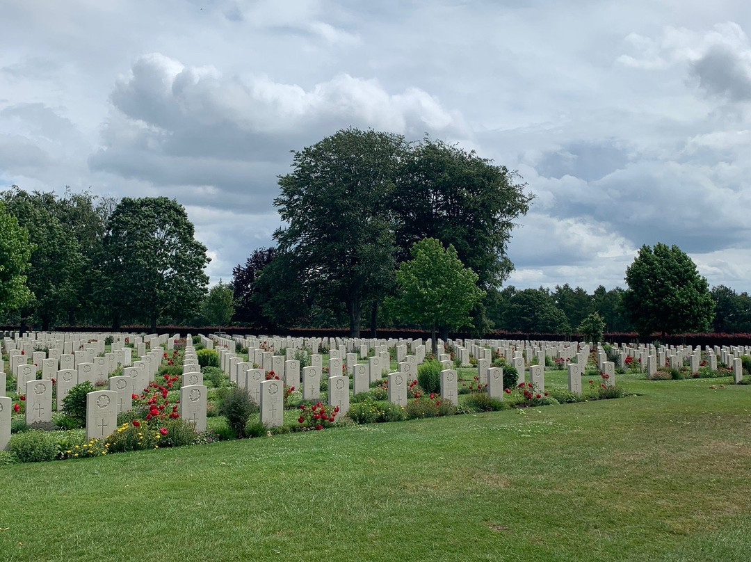 Groesbeek Canadian War Cemetery景点图片