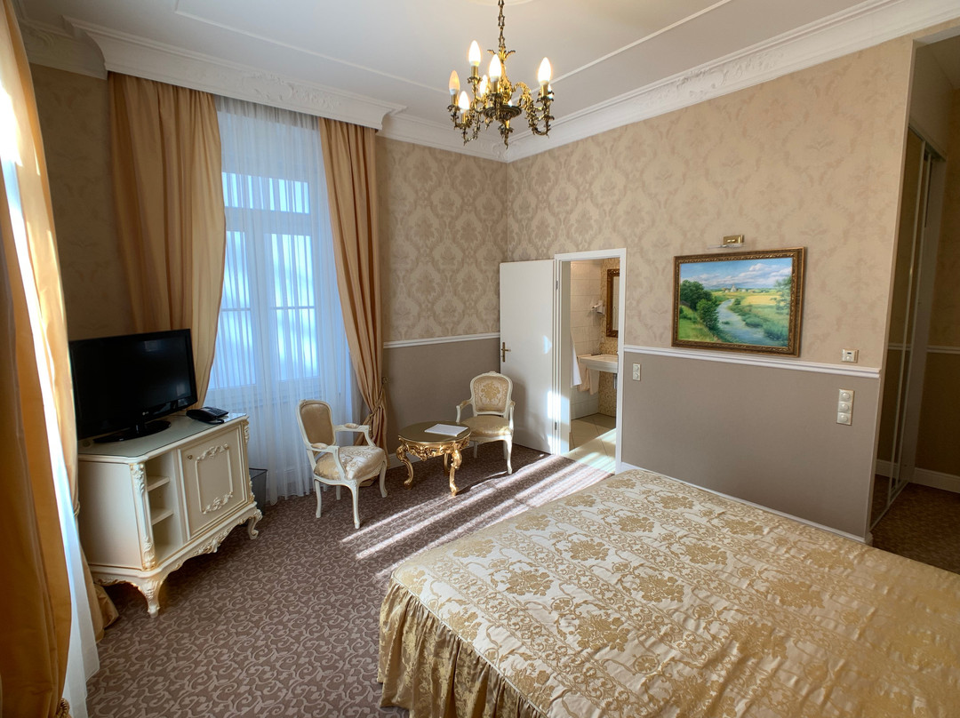 Bismarck's Hotel主图