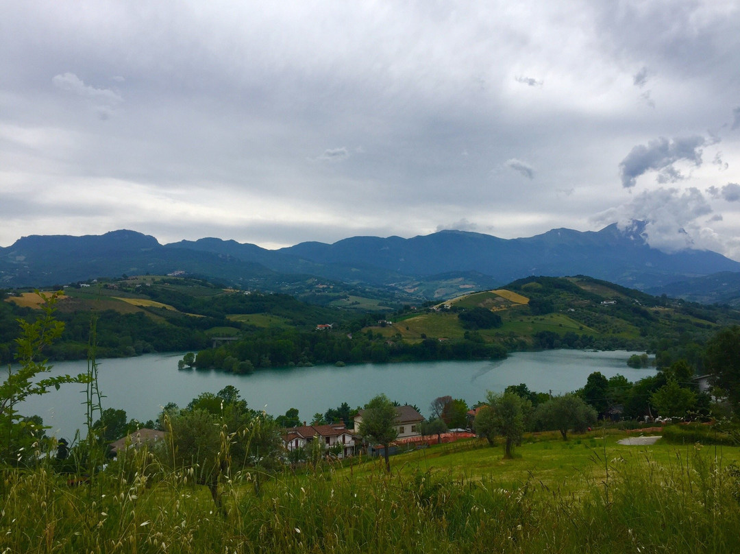 Lago di Penne-Penne必去景点