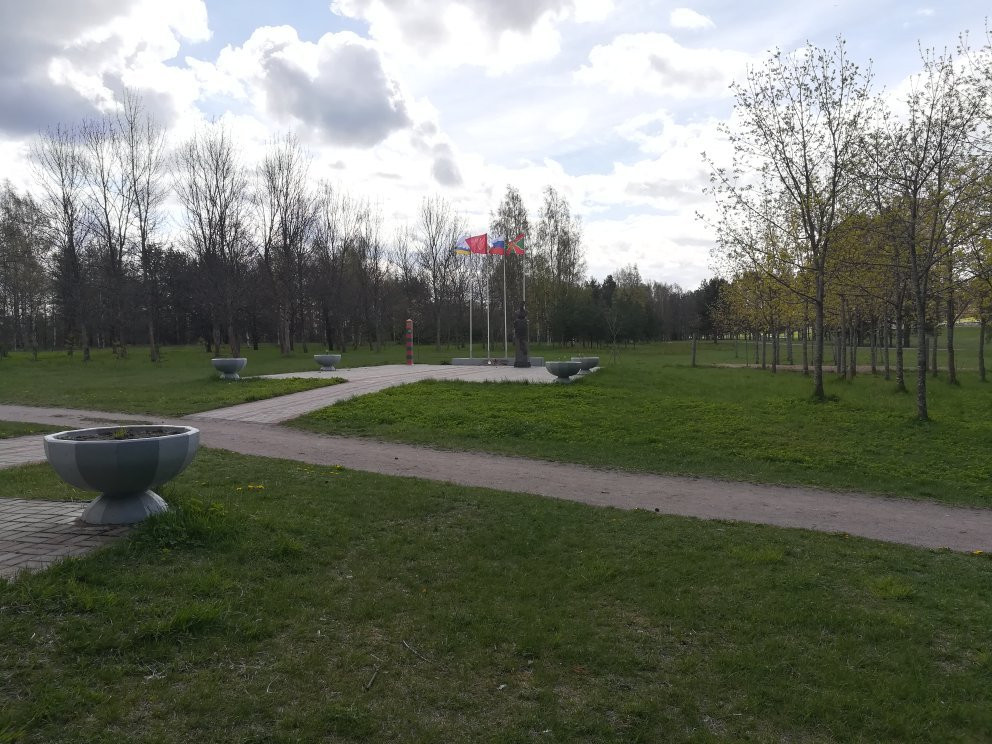 Pogranichnikov Park景点图片