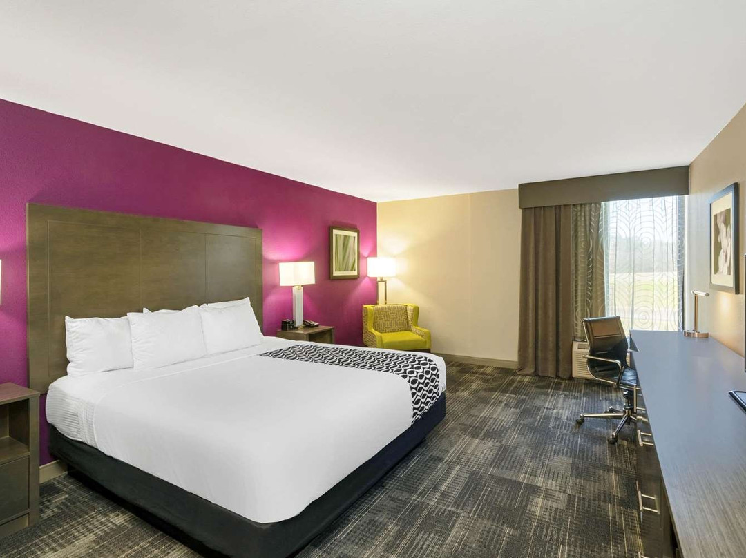 La Quinta Inn & Suites by Wyndham Columbus MS主图
