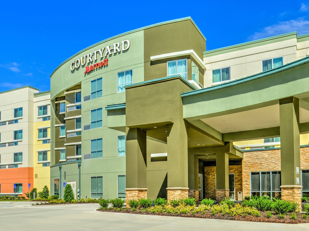 Courtyard Lake Charles主图