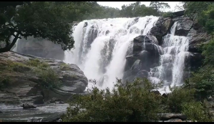 Thoovanam Falls景点图片