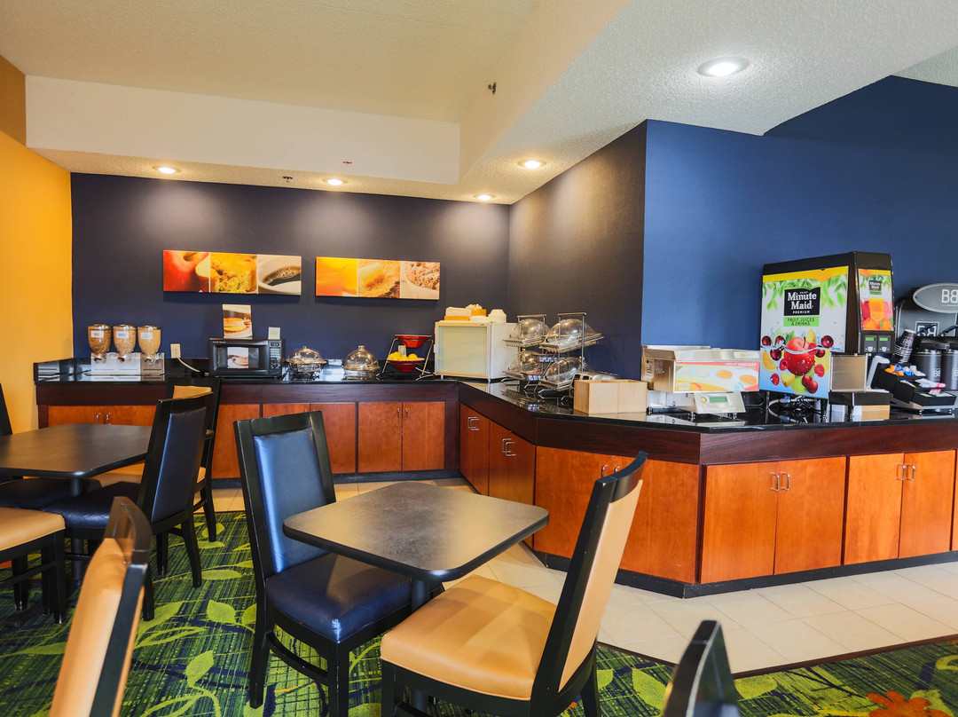 Comfort Inn & Suites主图