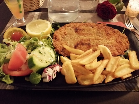 Andilly餐馆和美食-La Madonna