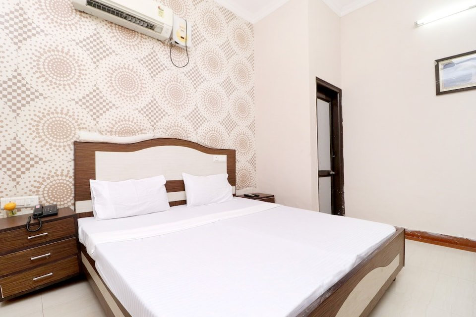 Hotel Vivek Plaza主图