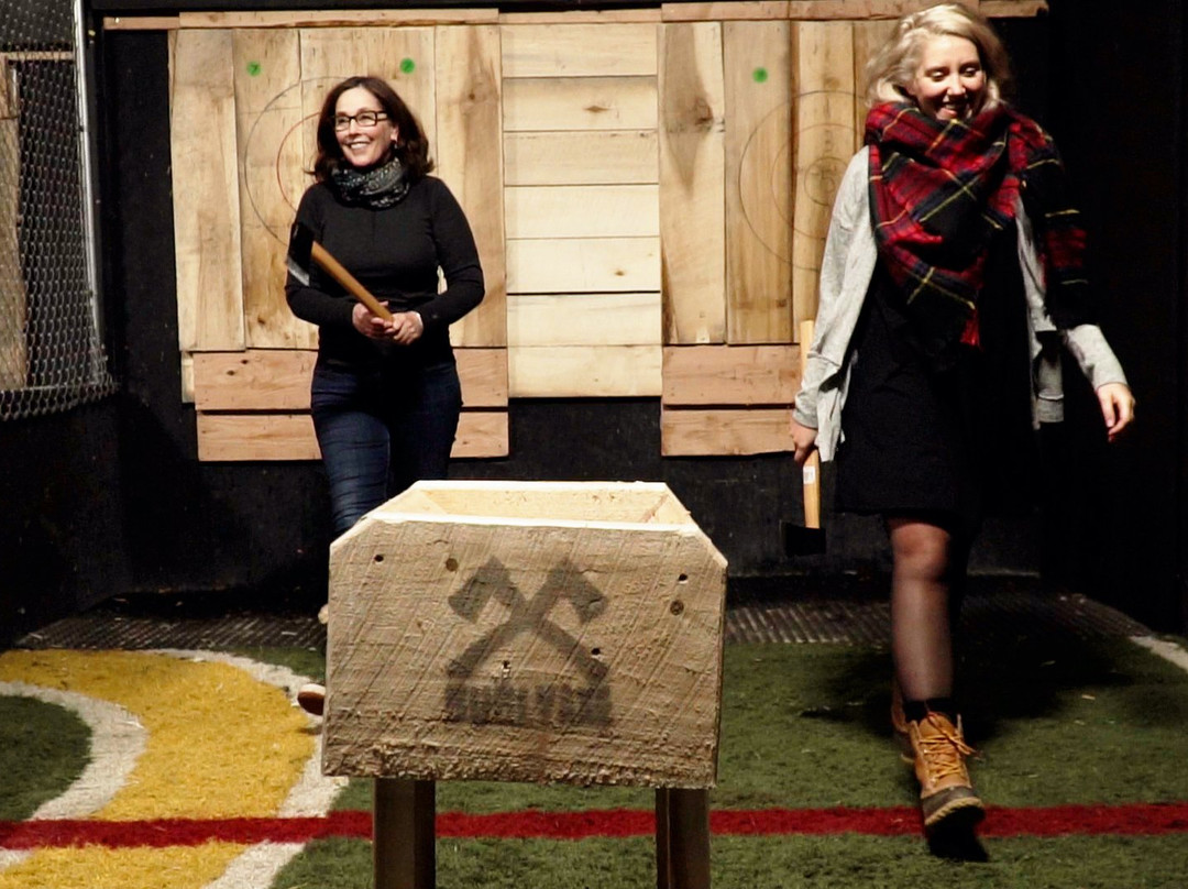 Burly Axe Throwing-伯灵顿必去景点