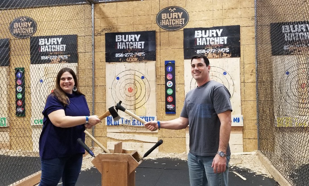Bury The Hatchet Cherry Hill - Axe Throwing-切里希尔必去景点