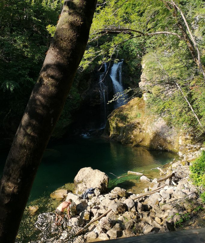 Sum Waterfall景点图片