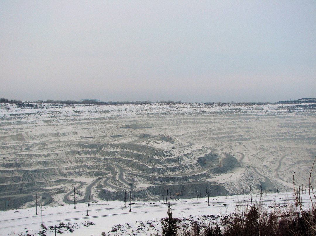Asbestos Pit. Observation Deck-Asbest必去景点