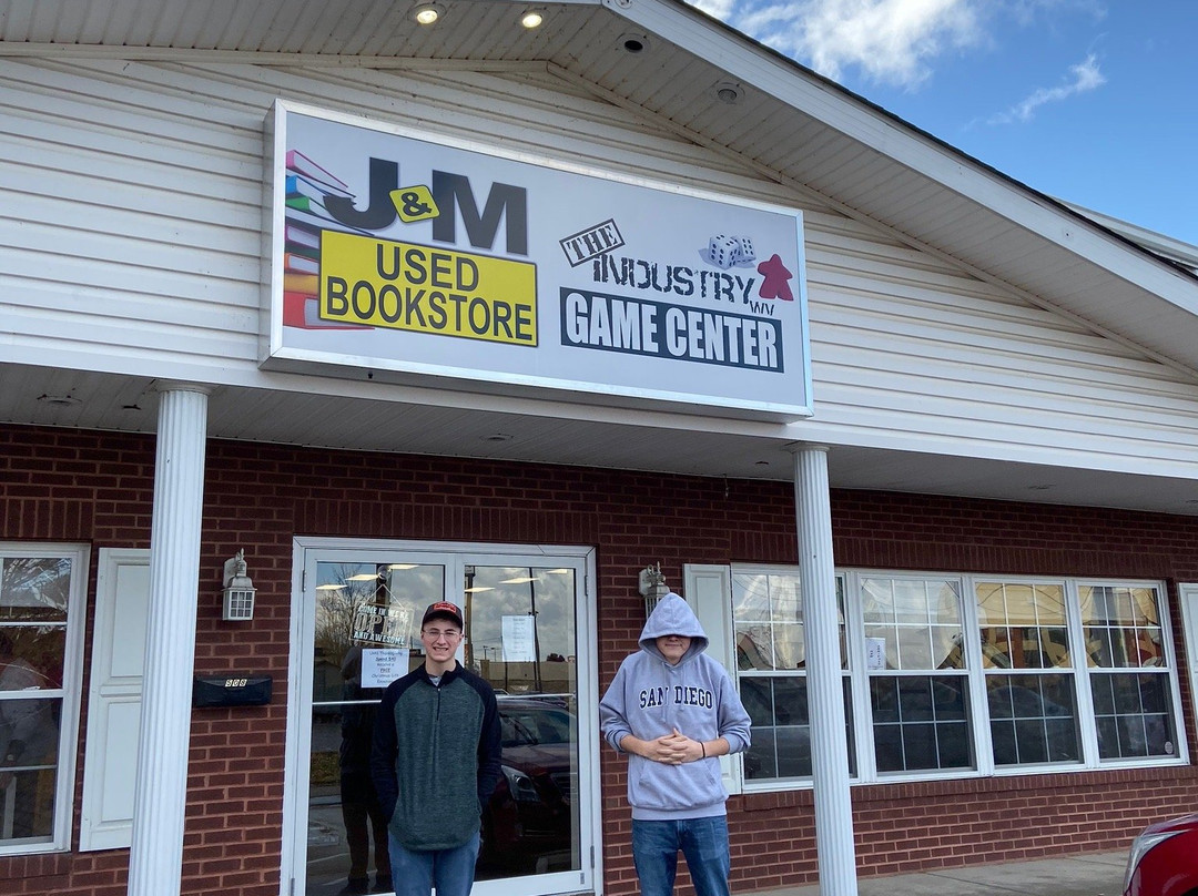 J & M's Used Bookstore-帕克斯堡必去景点
