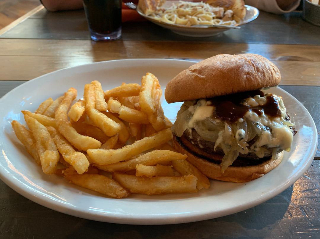 Wathena餐馆和美食-Jake's Steakhouse & Sports Bar