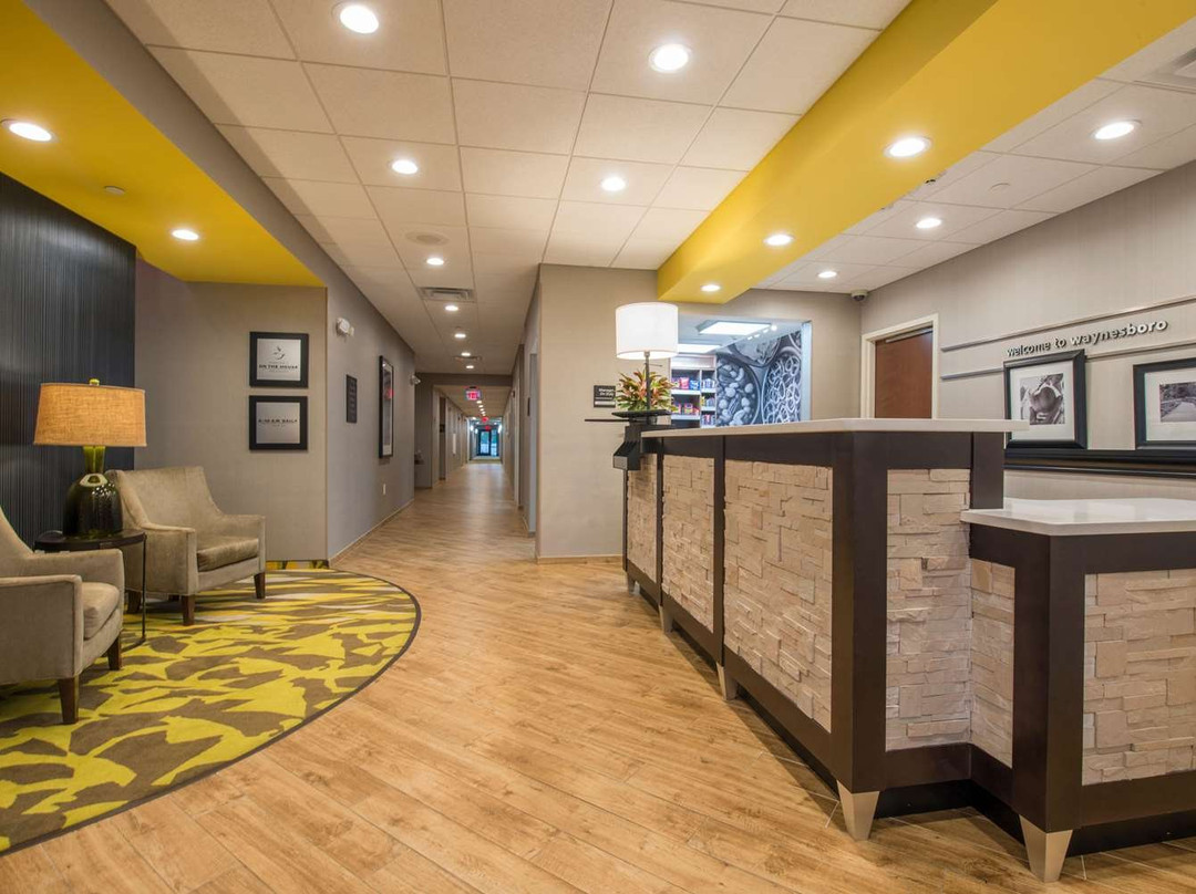 Hampton Inn Waynesboro主图