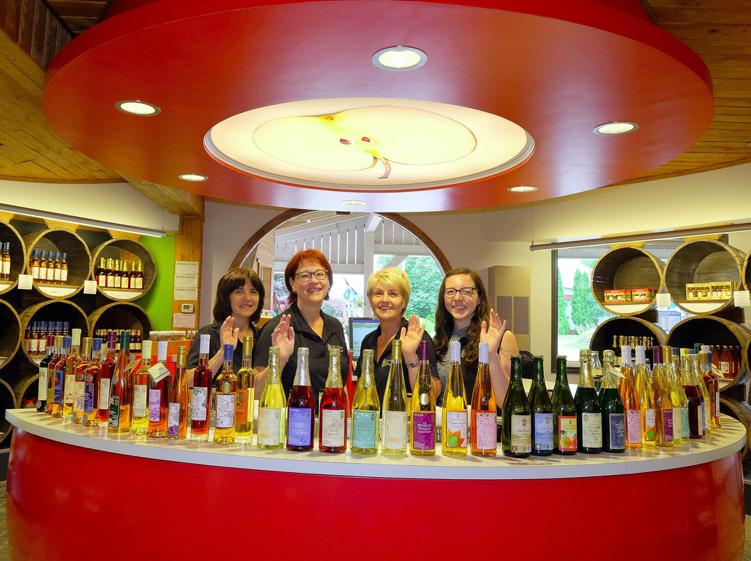 Saint-Joseph-de-la-Rive旅游景点-Cidrerie et Vergers Pedneault