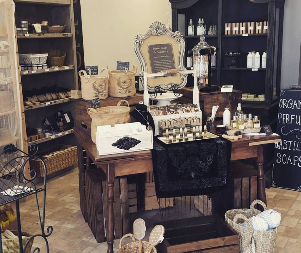 Ailsa Craig旅游景点-Jezebel Soaps & Perfumery