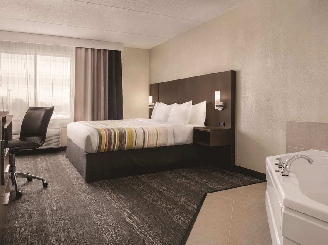 Country Inn & Suites by Radisson, Mt. Pleasant-Racine West, WI主图