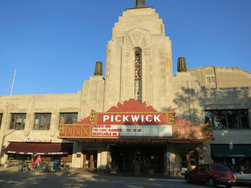Pickwick Theater景点图片