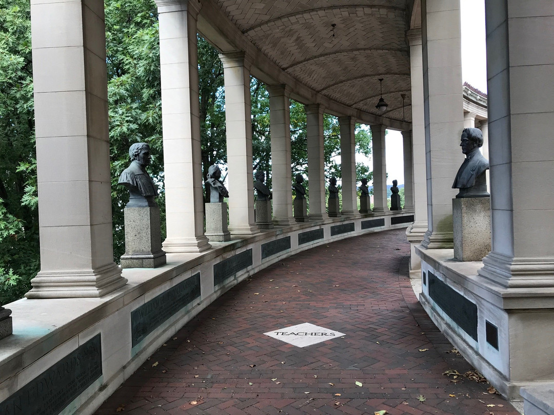 Hall of Fame for Great Americans-布朗克斯必去景点